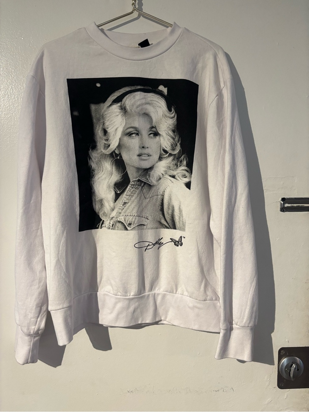 Official Dolly Parton Portrait Graphic Crewneck Sweatshirt White Size Medium